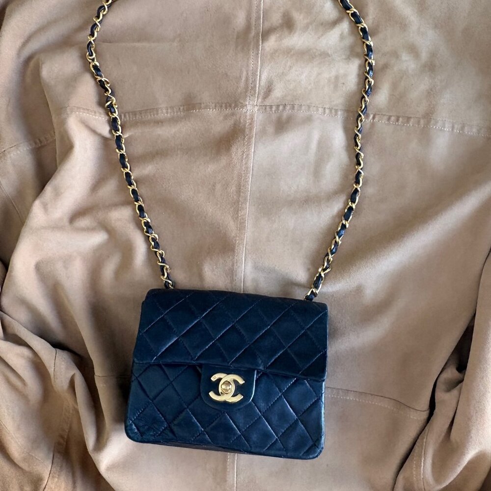 CHANELVINTAGE NAVY QUILTED LAMBSKIN MINI FLAPBAG - Picture 12 of 14